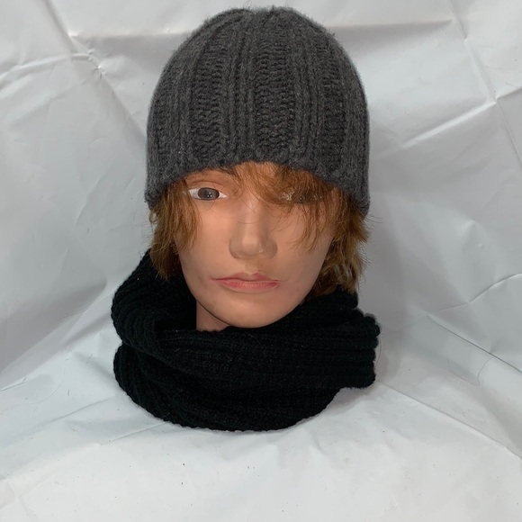 Gray Knit Wool Beanie - Picture 1 of 5